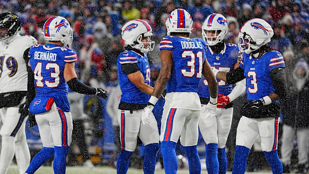 Buffalo Bills players are pictured during a game.