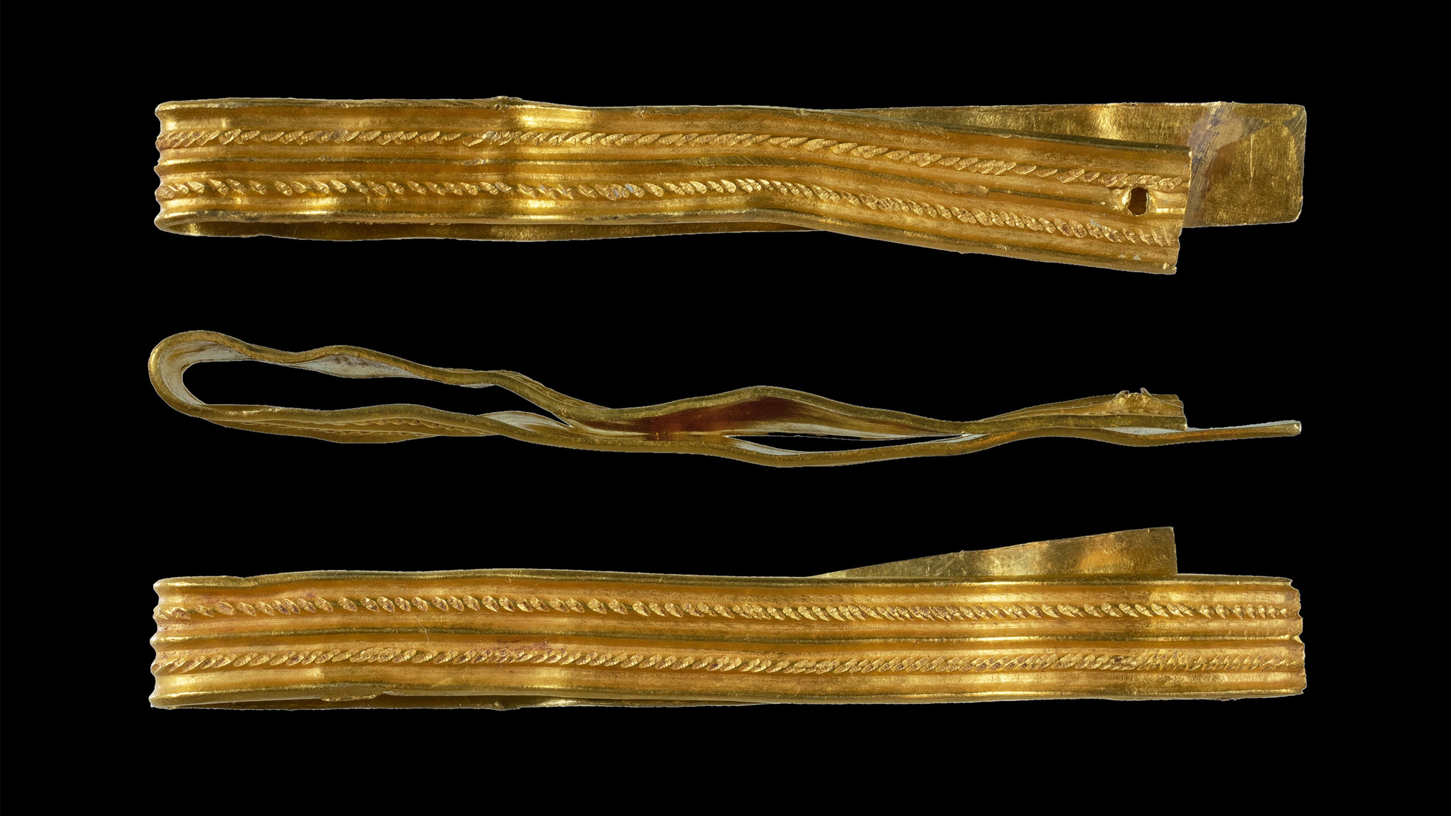 12-Year-Old Boy Stumbles on Ancient Roman Bracelet While Walking His Dog