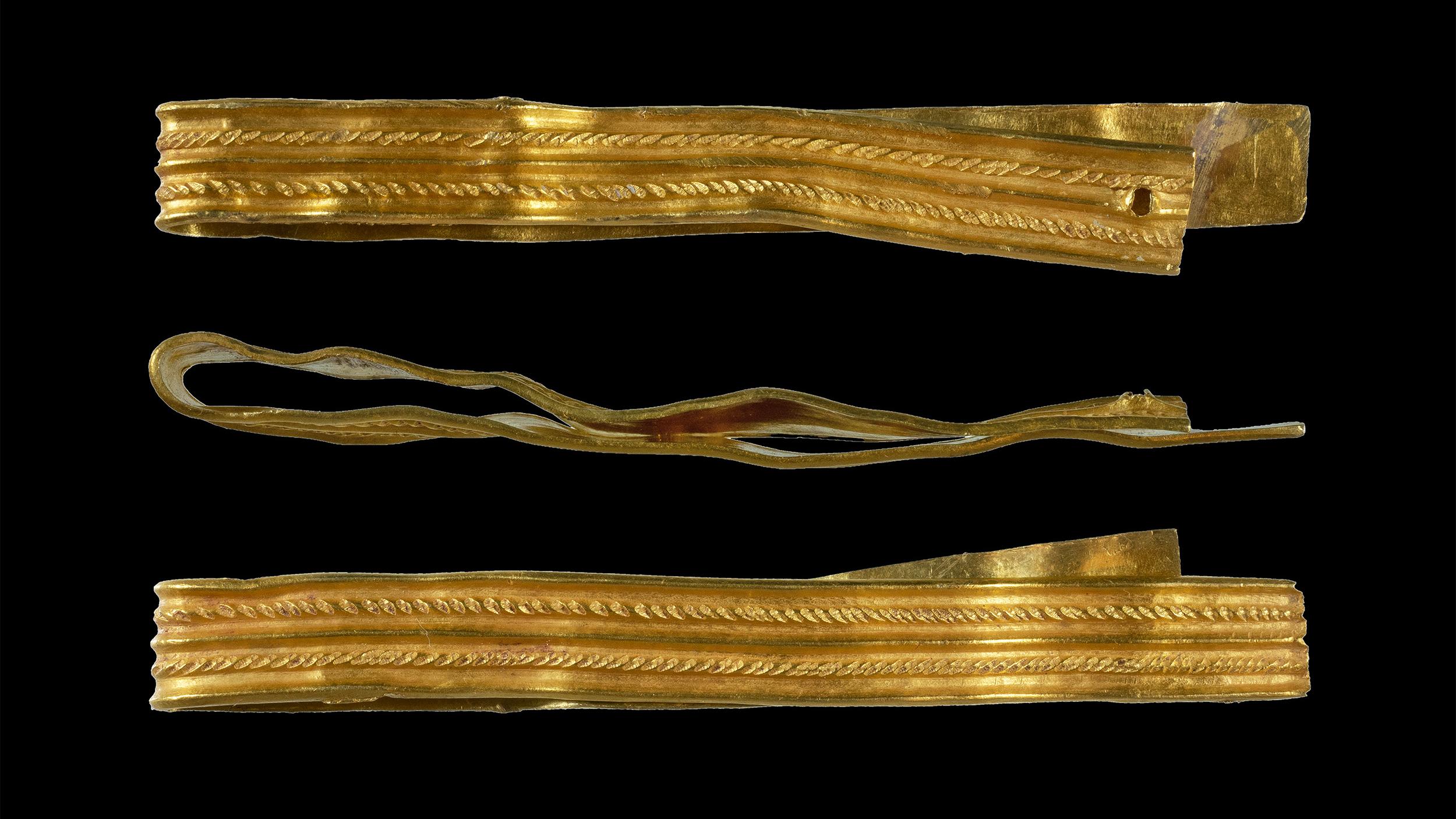 12-Year-Old Boy Stumbles on Ancient Roman Bracelet While Walking His Dog