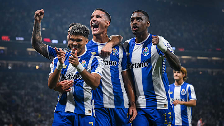 William Gomes abriu o placar para o Porto no Estádio do Dragão 