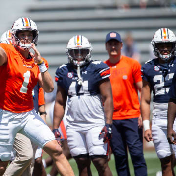 Auburn Tigers quarterback Payton Thorne (1) warms up during the A-Day spring game at Jordan-Hare