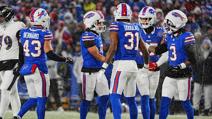 Bills' revamped defense has Chiefs chasing them in latest NFL Top 10 rankings