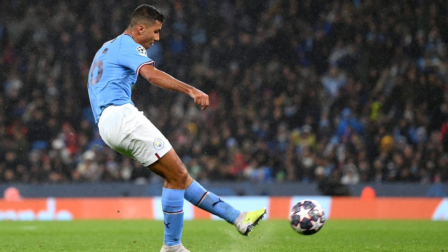 Manchester City mengincar penerus Pirlo untuk menggantikan Rodri