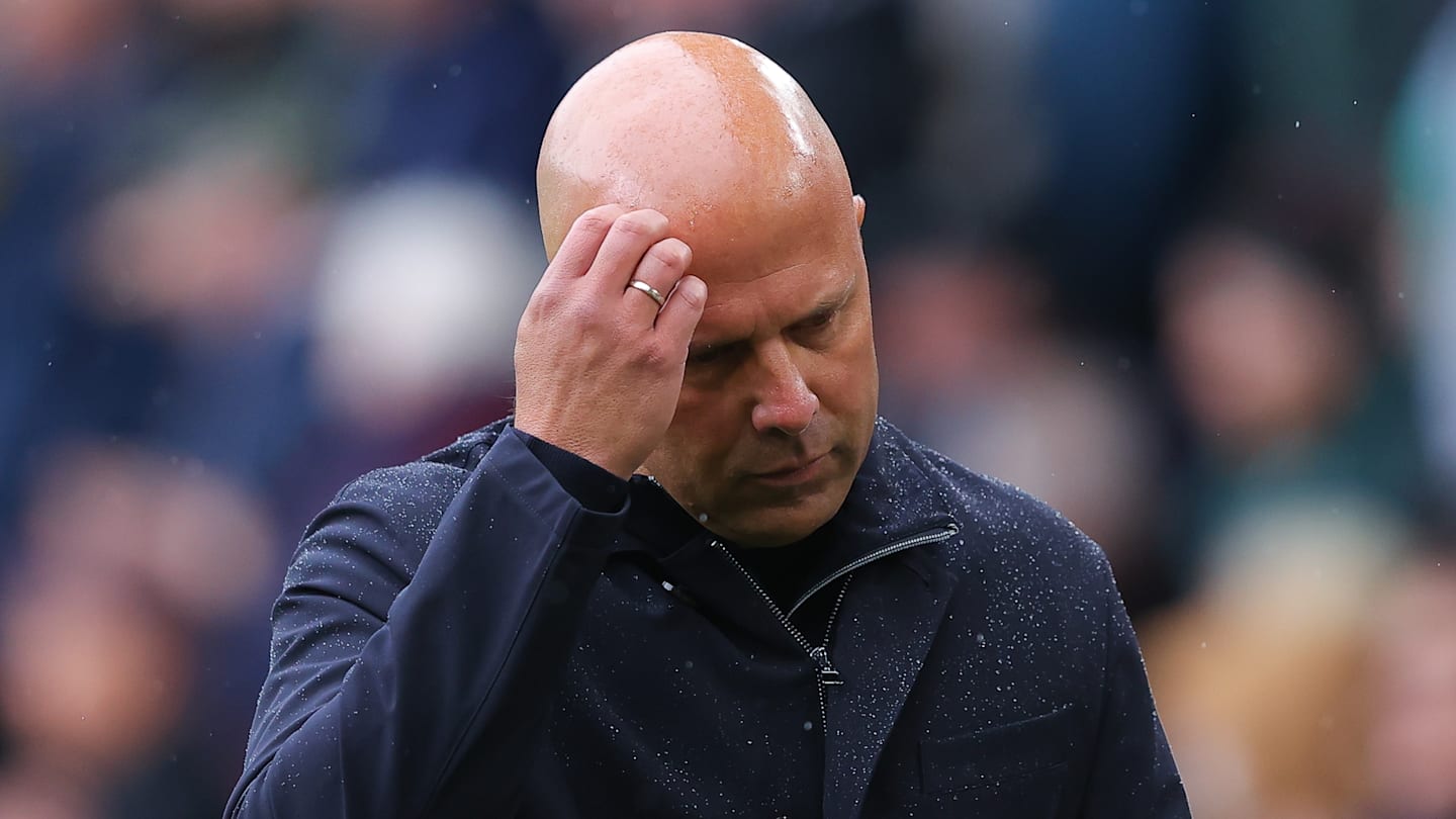 Arne Slot Sent ‘Crisis’ Warning by Concerned Liverpool Legend