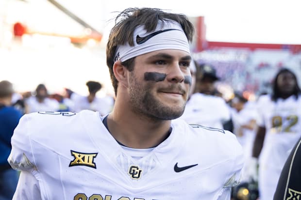 Colorado Buffalos quarterback Ryan Staub (16) against the Arizona Wildcats at Arizona Stadium. 