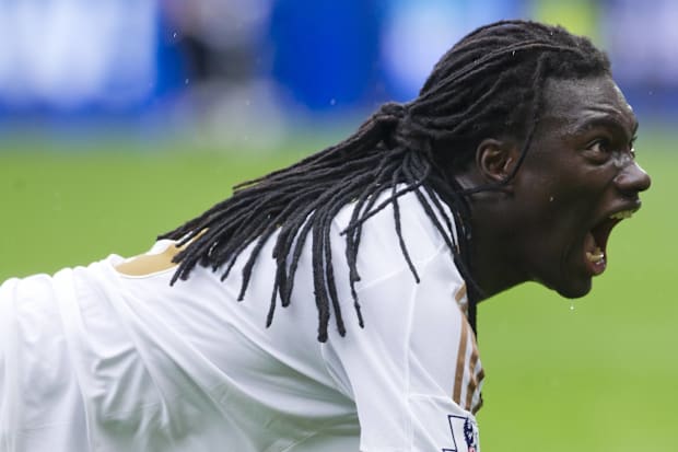 Bafetimbi Gomis' celebration is the stuff of Premier League folklore.