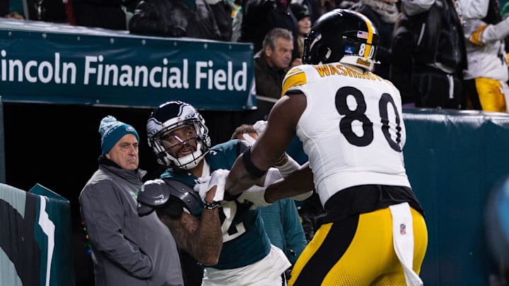 Philadelphia Eagles cornerback Darius Slay Jr. (2) and Pittsburgh Steelers tight end Darnell Washington (80) 