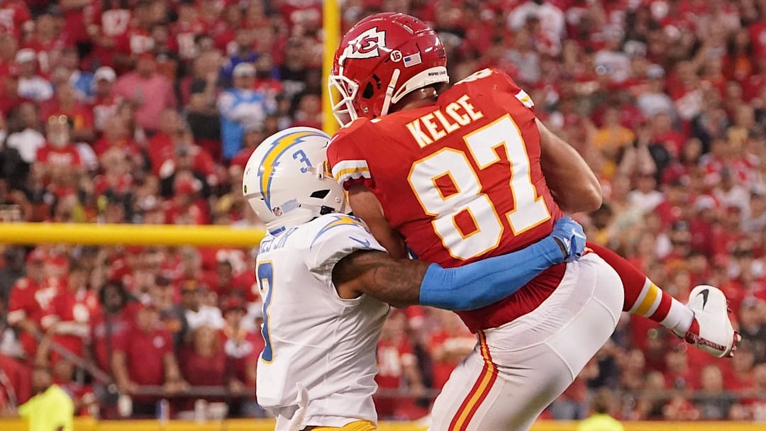 Sep 15, 2022; Kansas City, Missouri, USA;(87) catches a pass against (3) during the first half at GEHA Field at Arrowhead Stadium. Mandatory Credit: Denny Medley-Imagn Images Sep 15, 2022; Kansas City, Missouri, USA;(87) catches a pass against (3) during the first half at GEHA Field at Arrowhead Stadium. Mandatory Credit: Denny Medley-Imagn Images