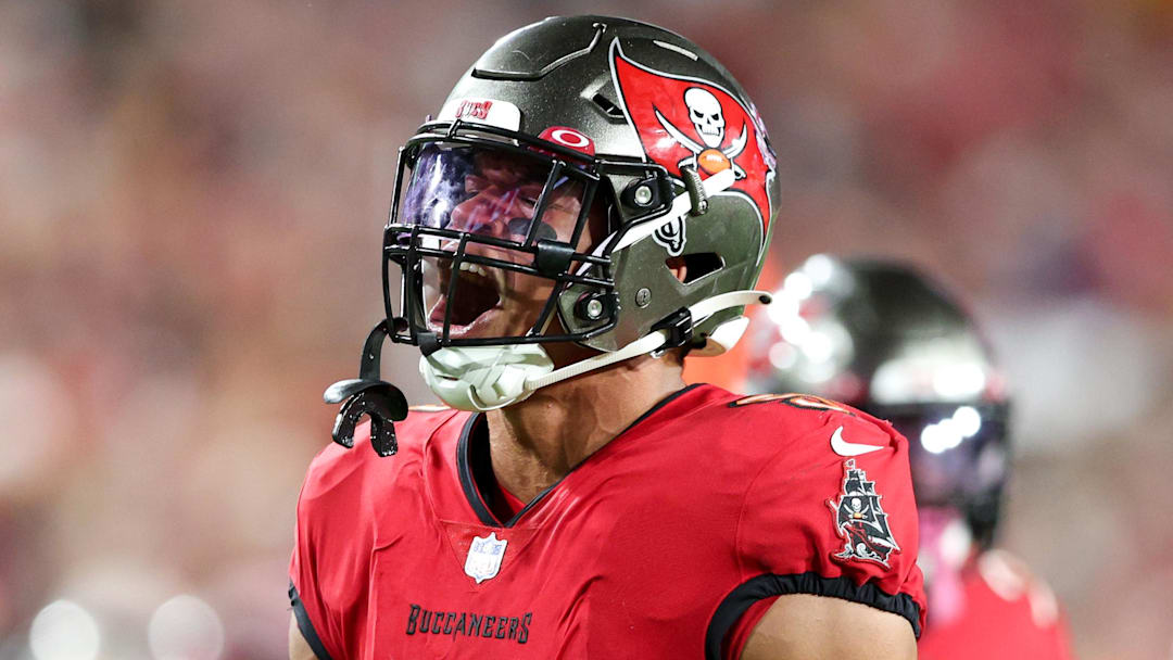 Tampa Bay Buccaneers linebacker Joe Tryon-Shoyinka (9) reacts after a play against the Baltimore Ravens 