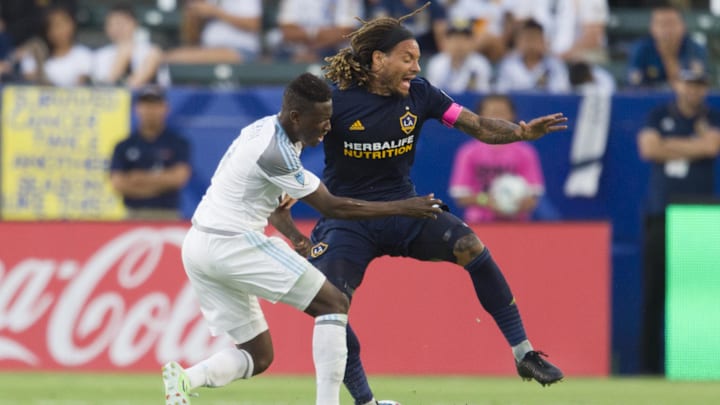 Oct 15, 2017; Carson, CA, USA; Minnesota United FC forward Abu Danladi (9) and LA Galaxy midfielder Jermaine Jones (13) battle for the ball during the second half at StubHub Center. Mandatory Credit: Kelvin Kuo-Imagn Images Oct 15, 2017; Carson, CA, USA; Minnesota United FC forward Abu Danladi (9) and LA Galaxy midfielder Jermaine Jones (13) battle for the ball during the second half at StubHub Center. Mandatory Credit: Kelvin Kuo-Imagn Images