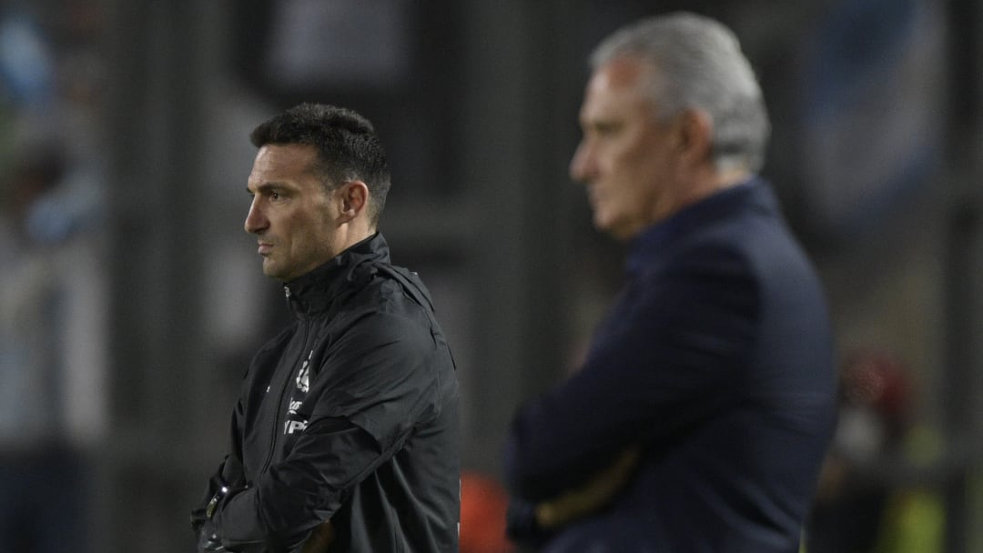 Scaloni buscará conseguir la 3ra Copa del Mundo para Argentina, mientras que Tite intentará que sus jugadores levanten la 6ta para Brasil Scaloni buscará conseguir la 3ra Copa del Mundo para Argentina, mientras que Tite intentará que sus jugadores levanten la 6ta para Brasil