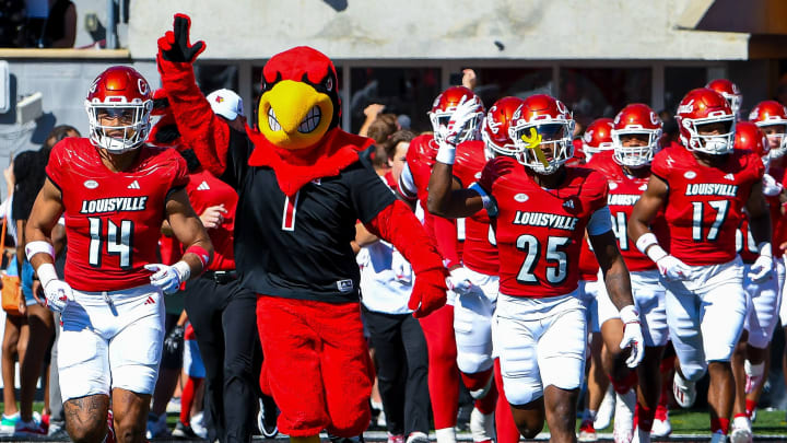 Louisville Players and Louie