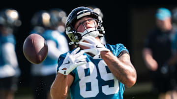 Jacksonville Jaguars wide receiver Louis Rees-Zammit (89) can’t hold onto a pass during the Jacksonville Jaguars’ third mandatory minicamp Thursday June 12, 2025 at the Miller Electric Center in Jacksonville, Fla. 