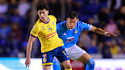 El mexicoamericano Alejandro Zendeas y Chiquete Orozco durante el duelo de la Jornada 15