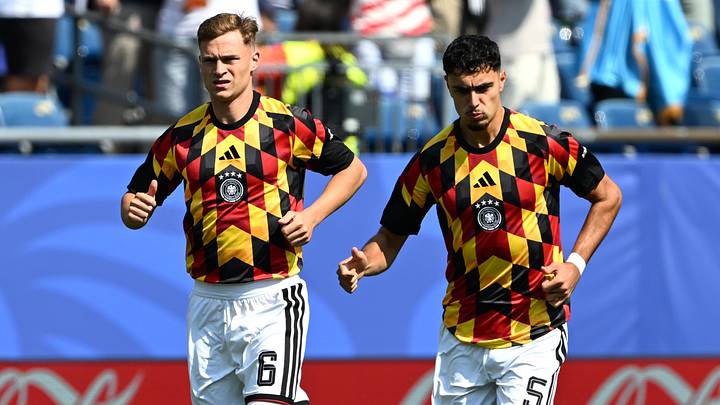 Joshua Kimmich und Aleksandar Pavlović konnten das DFB-Debakel nicht verhindern Joshua Kimmich und Aleksandar Pavlović konnten das DFB-Debakel nicht verhindern
