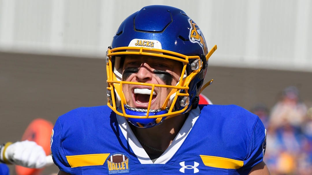 South Dakota State Jackrabbits quarterback Chase Mason South Dakota State Jackrabbits quarterback Chase Mason