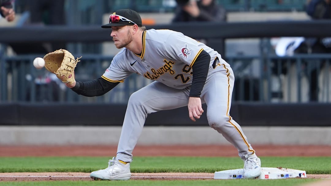 Mar 28, 2026; New York City, New York, USA; Pittsburgh Pirates first baseman Ryan O'Hearn (29) catches a throw to record an out against New York Mets left fielder Juan Soto (22) (not pictured) during the first inning at Citi Field. Mandatory Credit: Gregory Fisher-Imagn Images