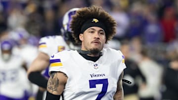 Jan 13, 2025; Glendale, AZ, USA; Minnesota Vikings cornerback Byron Murphy Jr. (7) against the Los Angeles Rams during an NFC wild card game at State Farm Stadium. 