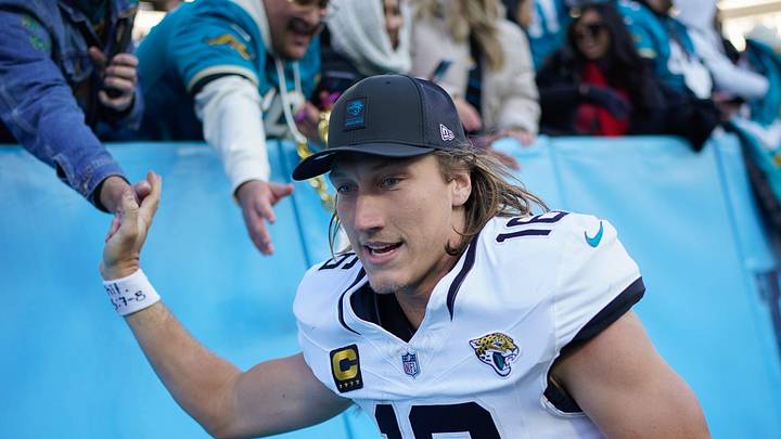 Jacksonville Jaguars quarterback Trevor Lawrence (16) celebrates the victory over the Tennessee Titans after the game at Nissan Stadium in Nashville, Tenn., Sunday, Nov. 30, 2025.