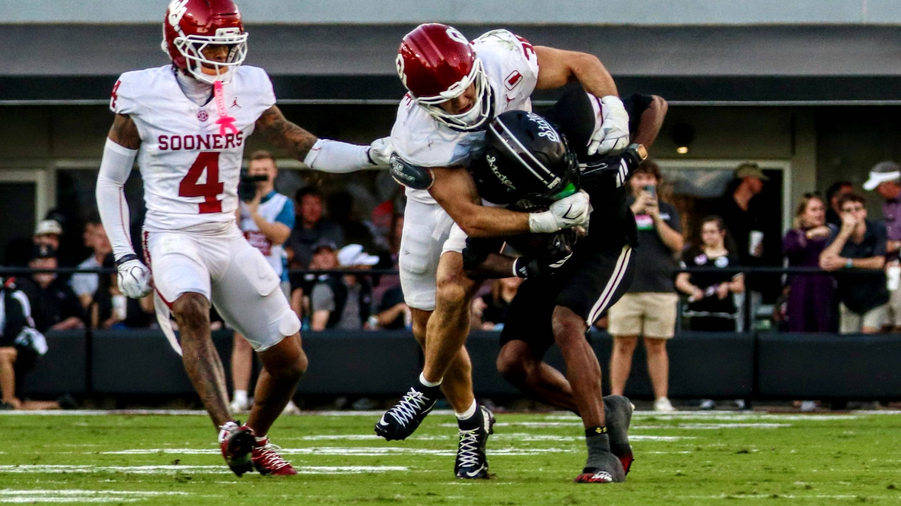 Oklahoma LB Owen Heinecke Named a Semifinalist for Butkus Award
