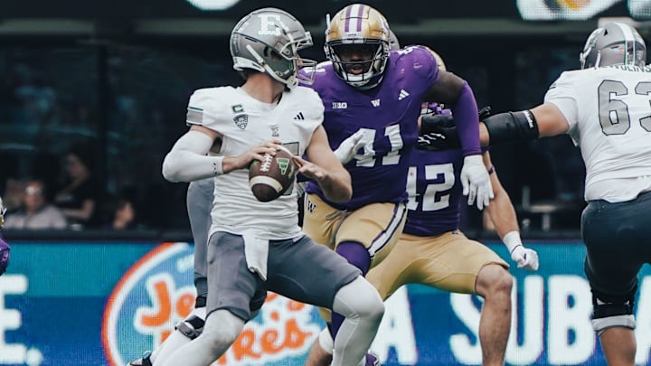 Deshawn Lynch (41) had one of the UW's seven sacks against Eastern Michigan/