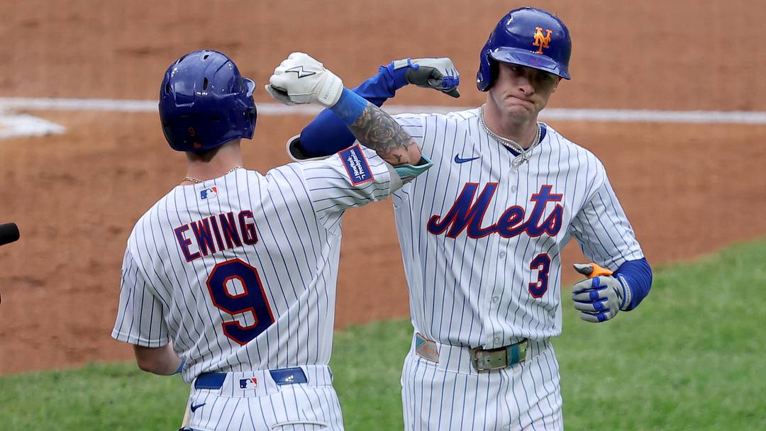 Sep 19, 2026; New York City, New York, USA; New York Mets right fielder Carson Benge (3) celebrates his solo home run against the Philadelphia Phillies with center fielder A.J. Ewing (9) during the second inning at Citi Field. Mandatory Credit: Brad Penner-Imagn Images Sep 19, 2026; New York City, New York, USA; New York Mets right fielder Carson Benge (3) celebrates his solo home run against the Philadelphia Phillies with center fielder A.J. Ewing (9) during the second inning at Citi Field. Mandatory Credit: Brad Penner-Imagn Images