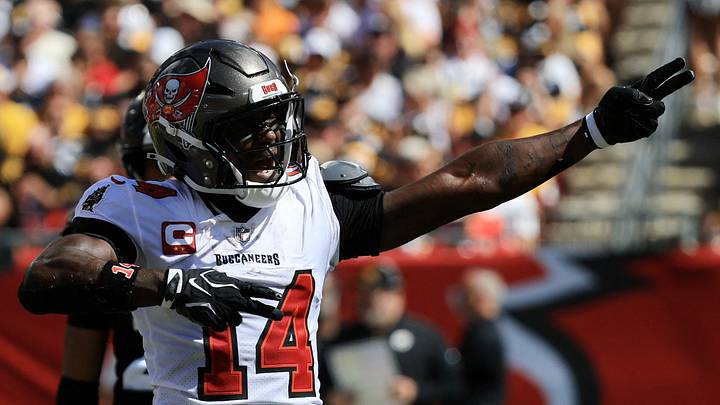 Oct 18, 2026; Tampa, Florida, USA;  Tampa Bay Buccaneers wide receiver Chris Godwin Jr. (14) celebrates a first down during the first quarter against the Pittsburgh Steelers at Raymond James Stadium.  Mandatory Credit: Kim Klement Neitzel-Imagn Images