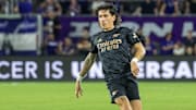 Héctor Bellerín se une al FC Barcelona por una temporada 