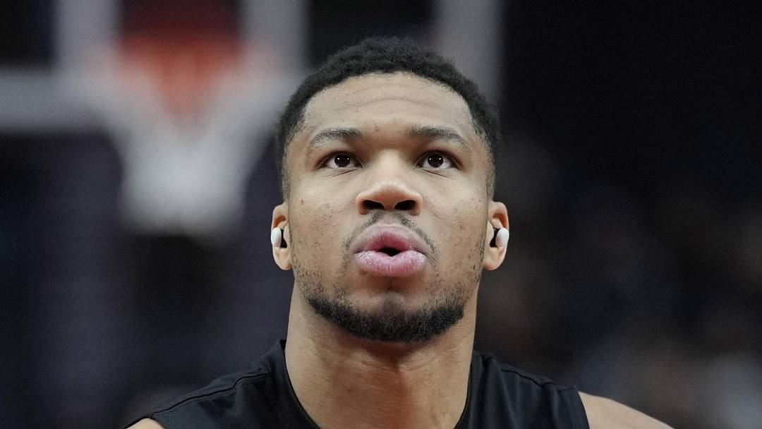 Milwaukee Bucks power forward Giannis Antetokounmpo warms up before the game against the Portland Trail Blazers. Milwaukee Bucks power forward Giannis Antetokounmpo warms up before the game against the Portland Trail Blazers.