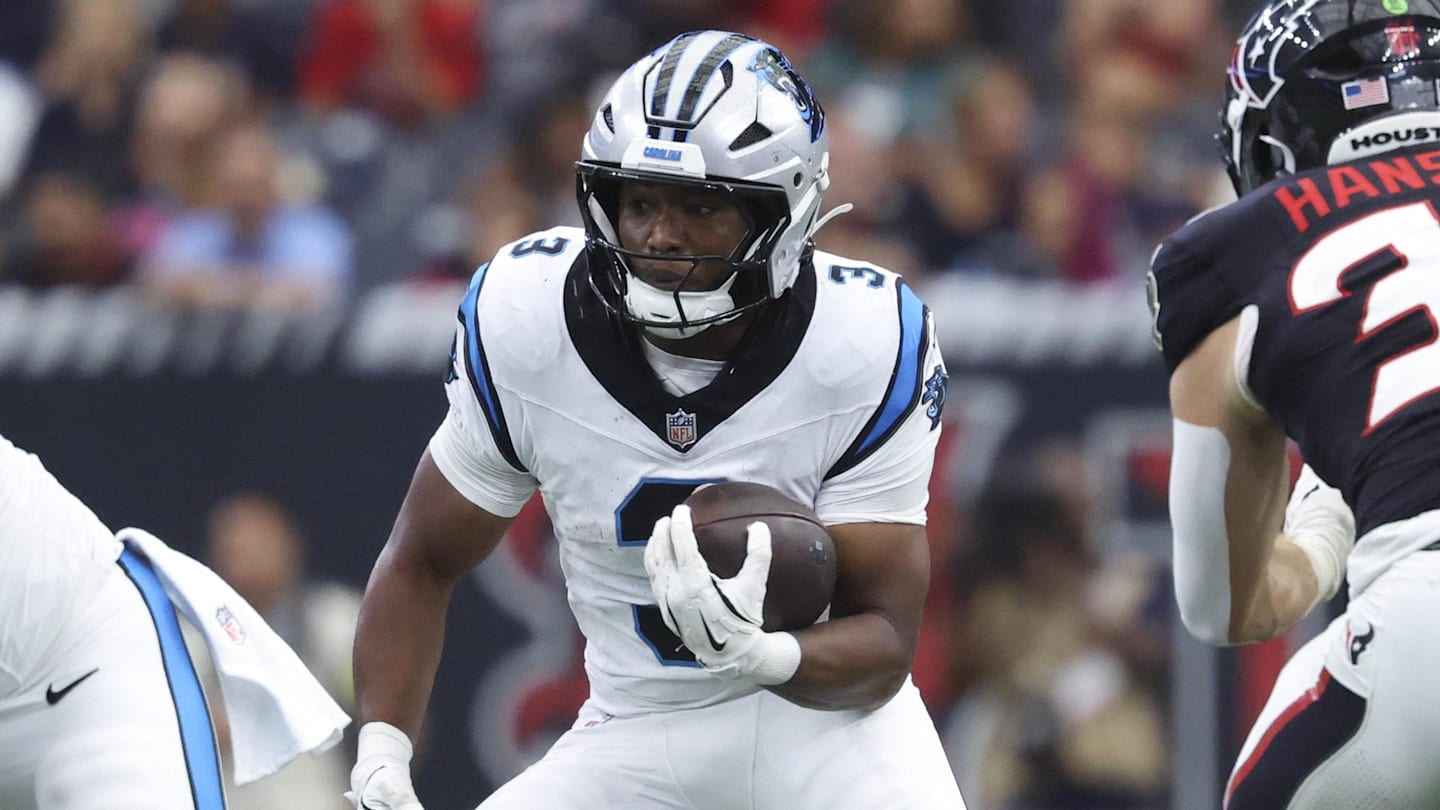 Steelers Reinforce Offense with Veteran RB Blackshear Amid WR Injury Crisis