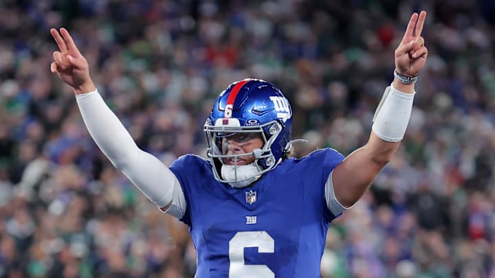 Oct 9, 2025; East Rutherford, New Jersey, USA; New York Giants quarterback Jaxson Dart (6) celebrates after a touchdown against the Philadelphia Eagles during the fourth quarter of the game at MetLife Stadium. Oct 9, 2025; East Rutherford, New Jersey, USA; New York Giants quarterback Jaxson Dart (6) celebrates after a touchdown against the Philadelphia Eagles during the fourth quarter of the game at MetLife Stadium.