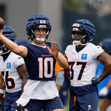 Jul 26, 2024; Englewood, CO, USA; Denver Broncos quarterback Bo Nix (10) during training camp at Broncos Park Powered by CommonSpirit. 