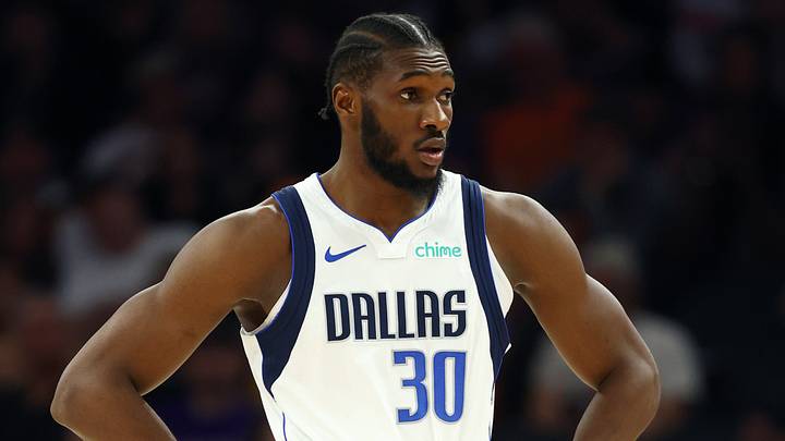 Apr 8, 2026; Phoenix, Arizona, USA; Dallas Mavericks center Moussa Cisse (30) against the Phoenix Suns at Mortgage Matchup Center. Mandatory Credit: Mark J. Rebilas-Imagn Images