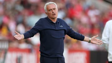 José Mourinho durante partida do Benfica, clube que comanda na temporada 2025/26 José Mourinho durante partida do Benfica, clube que comanda na temporada 2025/26