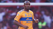 El presidente de Tigres, Mauricio Culebro, afirmó que el defensa brasileño Samir Caetano se mantendrá en los Tigres porque tiene contrato.