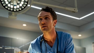 PULSE. Colin Woodell as Xander Phillips in Episode 110 of Pulse. Cr. Jeff Neumann/Netflix © 2024