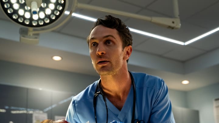 PULSE. Colin Woodell as Xander Phillips in Episode 110 of Pulse. Cr. Jeff Neumann/Netflix © 2024