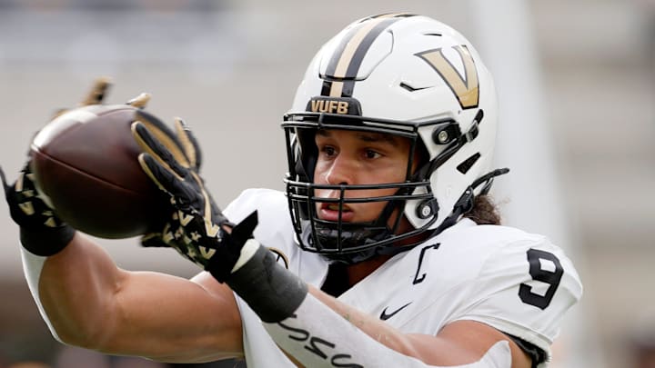 Vanderbilt tight end Eli Stowers (9) makes a catch as he warms up before playing against Tennessee at Neyland Stadium in Knoxville, Tenn., Saturday, Nov. 29, 2025.