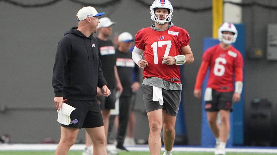 Joe Brady, Josh Allen