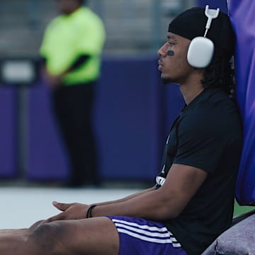 Thaddeus Dixon gets ready to play the opener against Weber State.