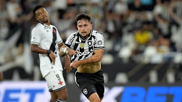 Artur marcou um dos gols da vitória do Glorioso