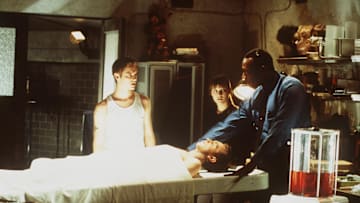 Devon Sawa, Ali Larter, Chad Donella, and Tony Todd in Final Destination