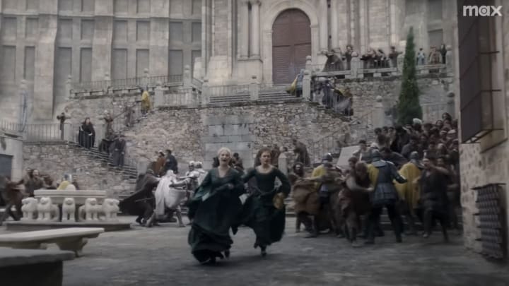 Alicent Helaena Alicent King's Landing mob