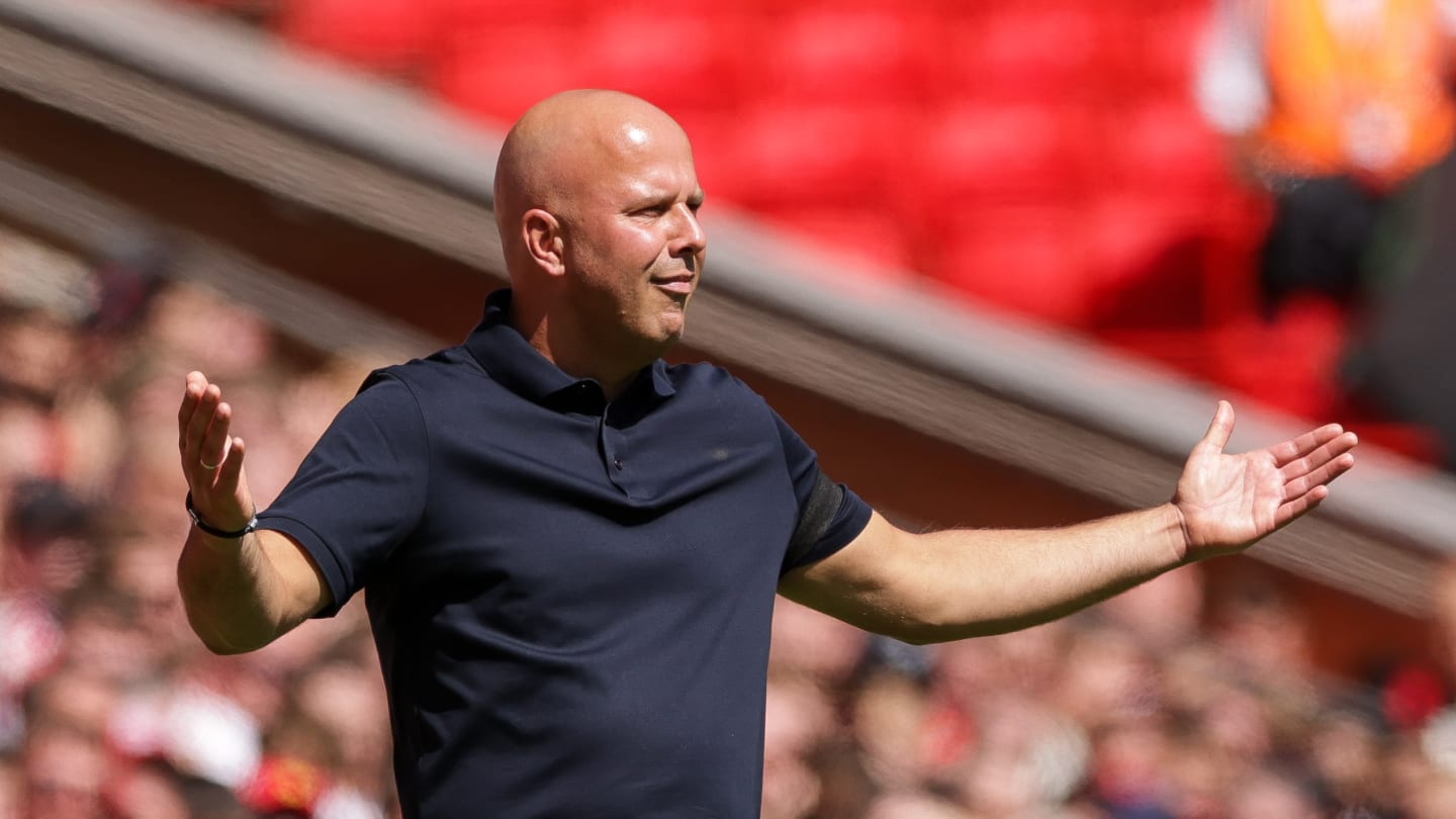 Jamie Carragher Analyzes Arne Slot’s Modern Techniques in Liverpool’s 2-0 Victory Over Ipswich City