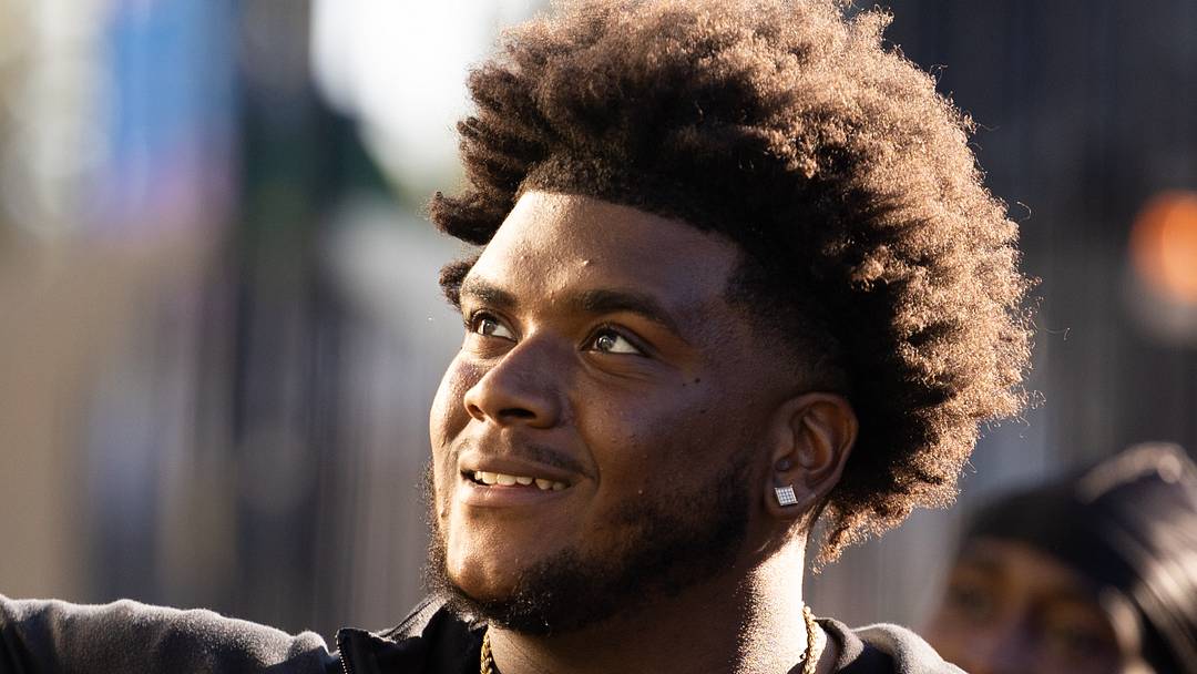 Oregon defensive lineman A'Mauri Washington