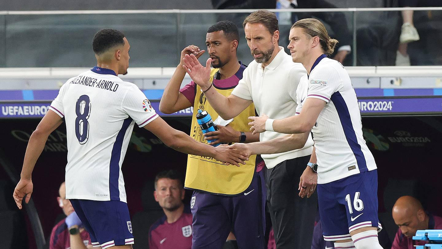 Min Alexander England to 'make a change' in midfield and replace Trent Alexander ...