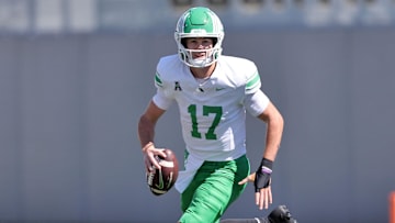 North Texas Mean Green quarterback Drew Mestemaker (17) could follow his former head coach, Eric Morris, to Oklahoma State.