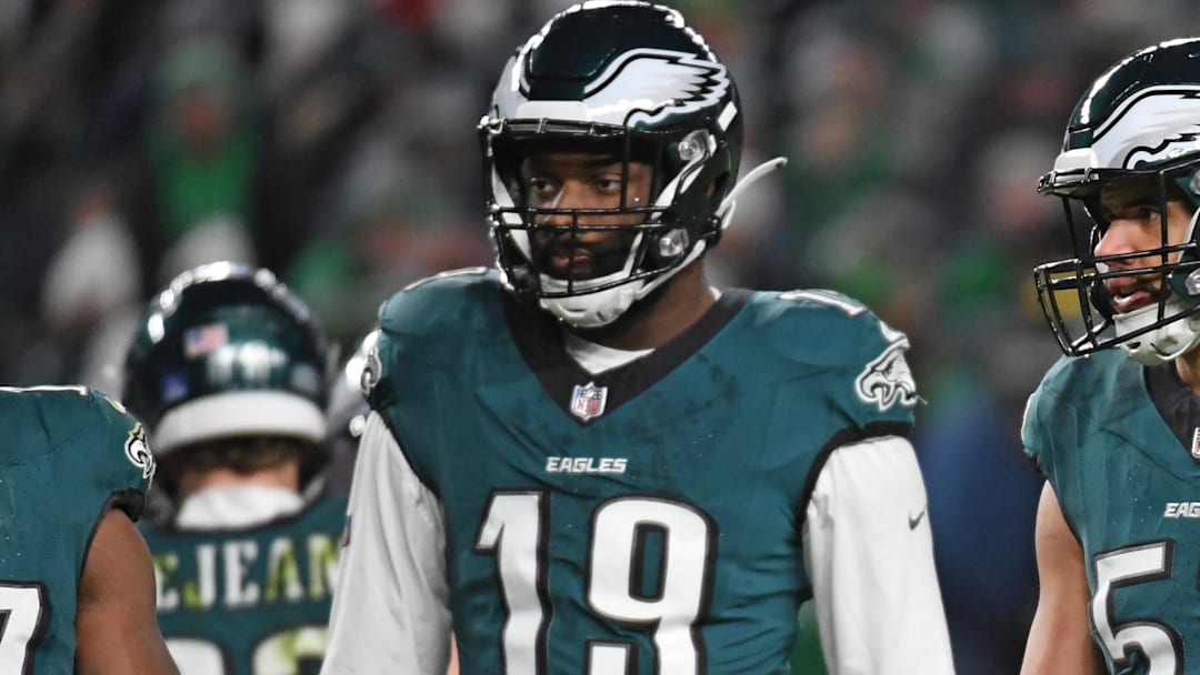 Dec 15, 2024; Philadelphia, Pennsylvania, USA; Philadelphia Eagles linebacker Josh Sweat (19) and linebacker Zack Baun (53) against the Pittsburgh Steelers at Lincoln Financial Field. Mandatory Credit: Eric Hartline-Imagn Images Dec 15, 2024; Philadelphia, Pennsylvania, USA; Philadelphia Eagles linebacker Josh Sweat (19) and linebacker Zack Baun (53) against the Pittsburgh Steelers at Lincoln Financial Field. Mandatory Credit: Eric Hartline-Imagn Images