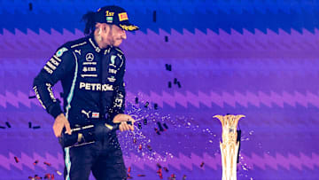 El clásico champagne de la celebración de cada carrera de la Fórmula 1, es reemplazado en Arabia Saudita por una bebida sin alcohol