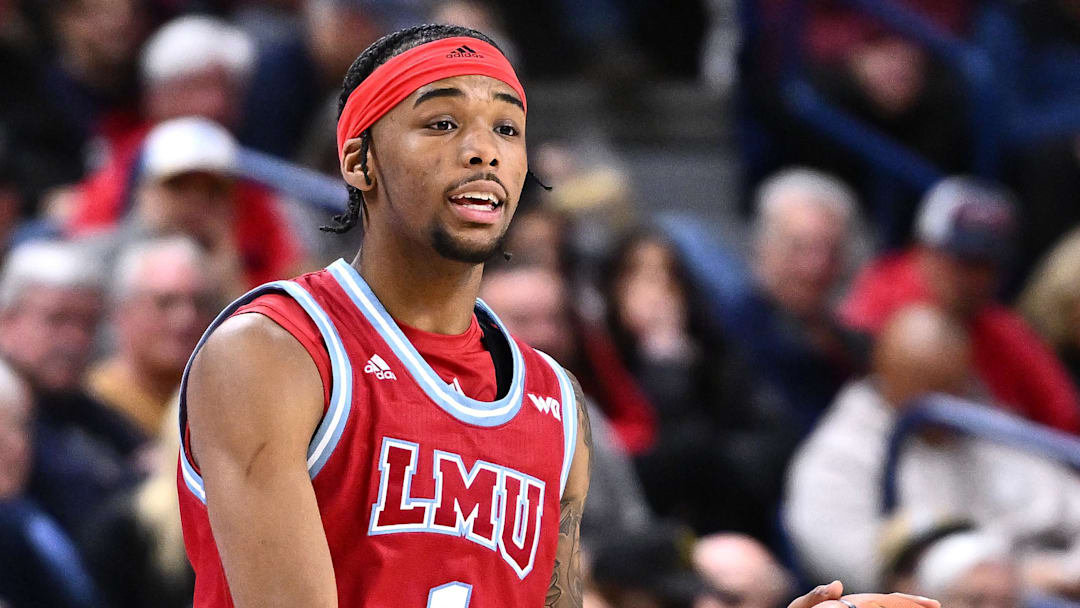 Loyola Marymount Lions forward Jalen Shelley controls the ball against the Gonzaga Bulldogs in the first half at McCarthey Athletic Center. 